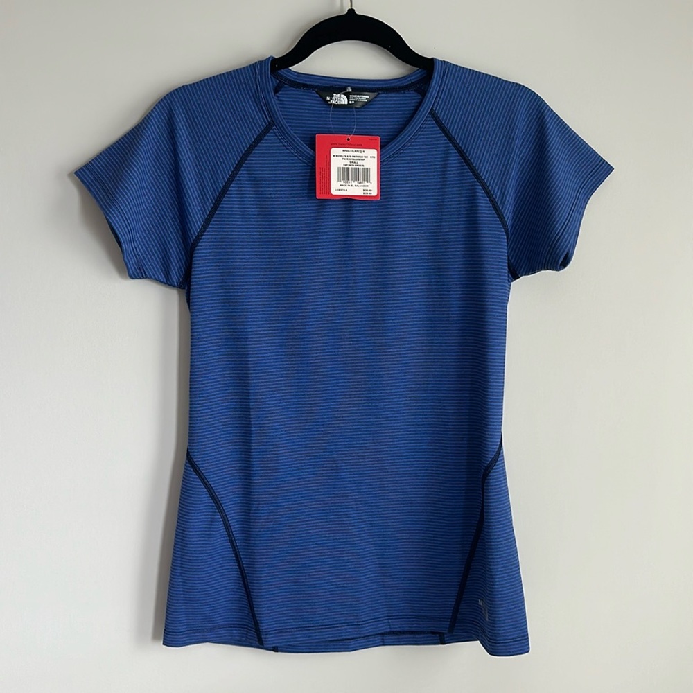 NWT The North Face Short Sleeve OnTheGo Tee Patriot Blue Stripe Mountain Sports